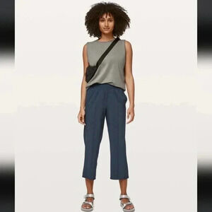 Lululemon Wanderer CropTrue Navy